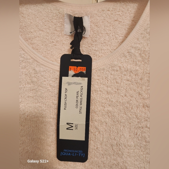 Fuzzy crop top - Picture 2 of 3